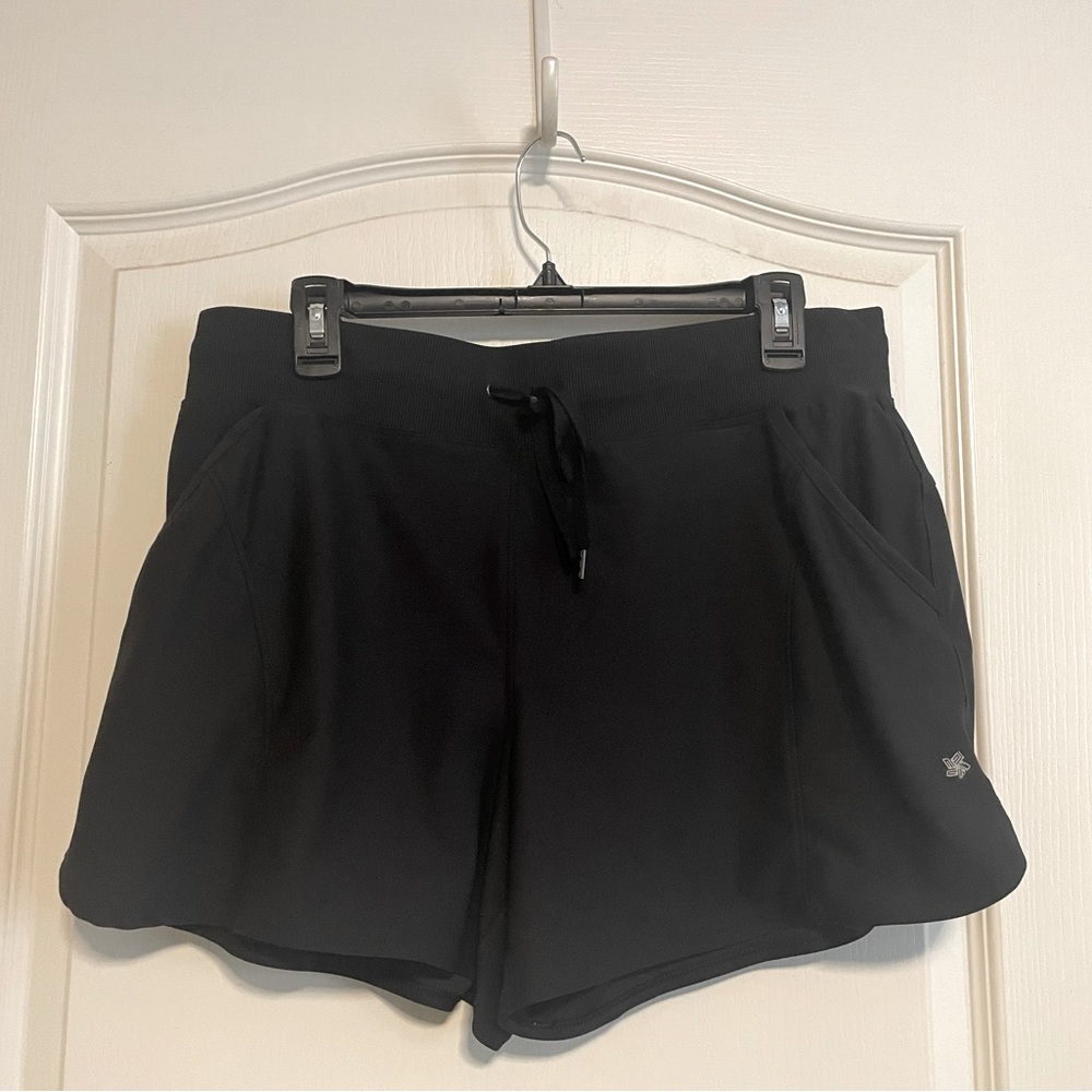 Drawstring athletic shorts